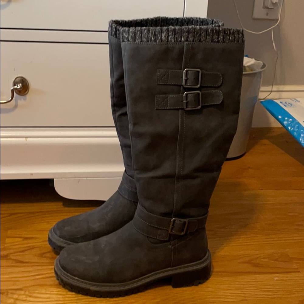 grey boots